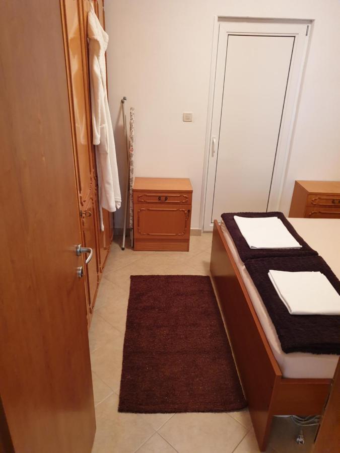 Ana Apartment กอสเตรนา ภายนอก รูปภาพ