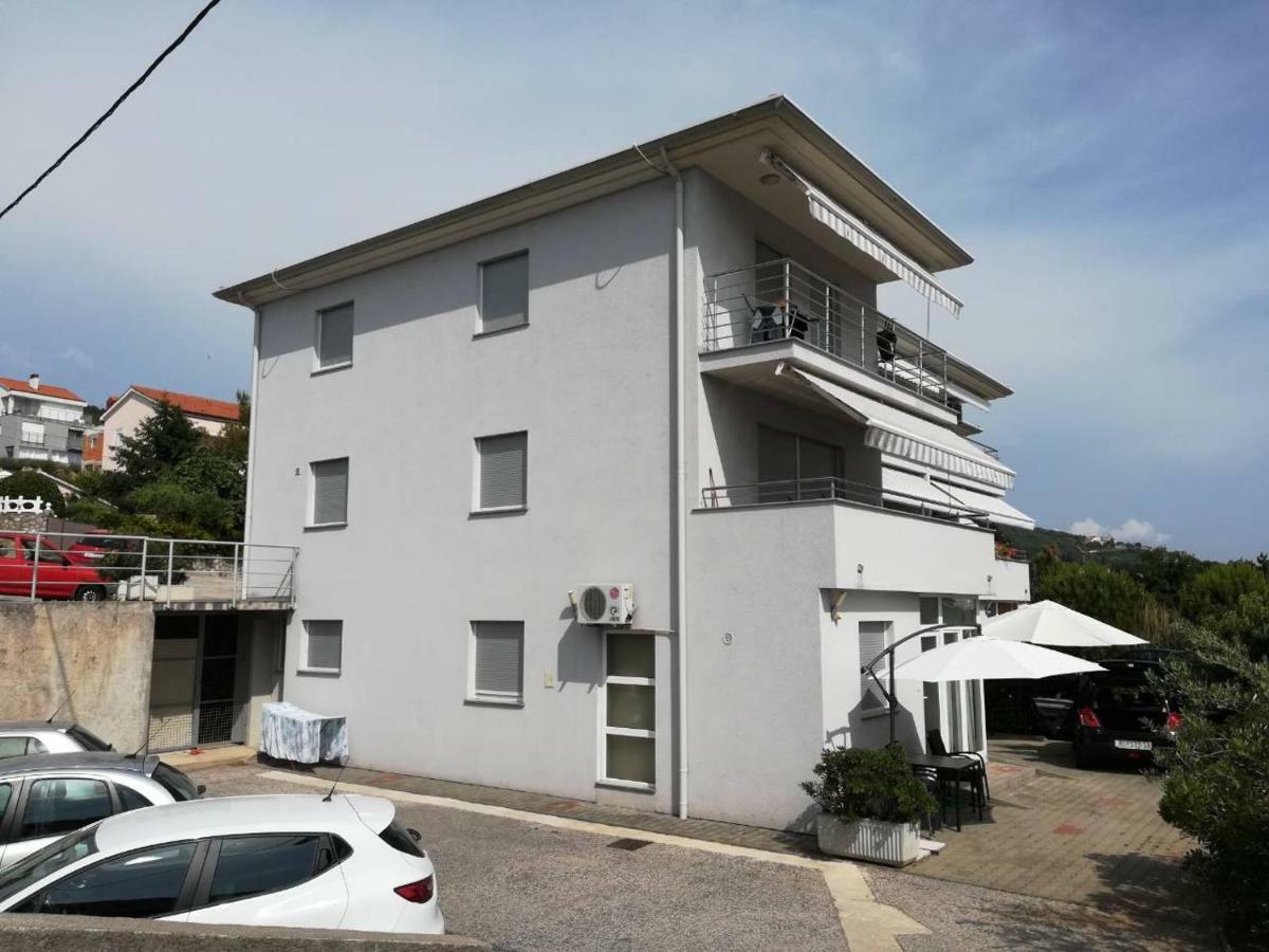 Ana Apartment กอสเตรนา ภายนอก รูปภาพ