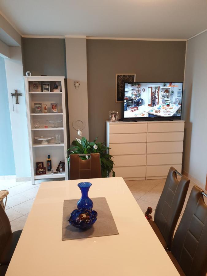 Ana Apartment กอสเตรนา ภายนอก รูปภาพ